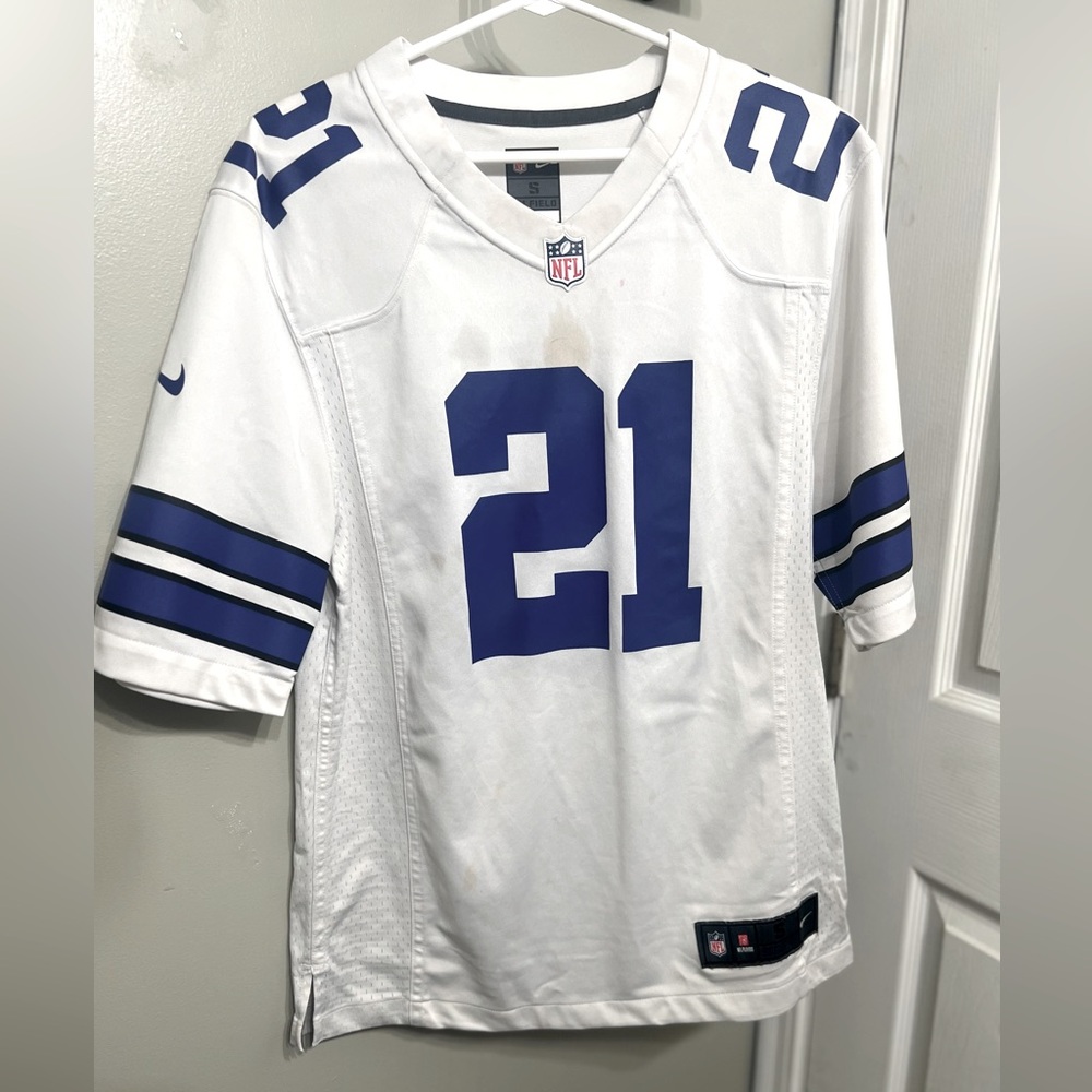 Ezekiel Elliot jersey